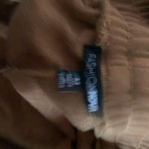 Fashion nova trousers , brown . (Tall girl friendly)
